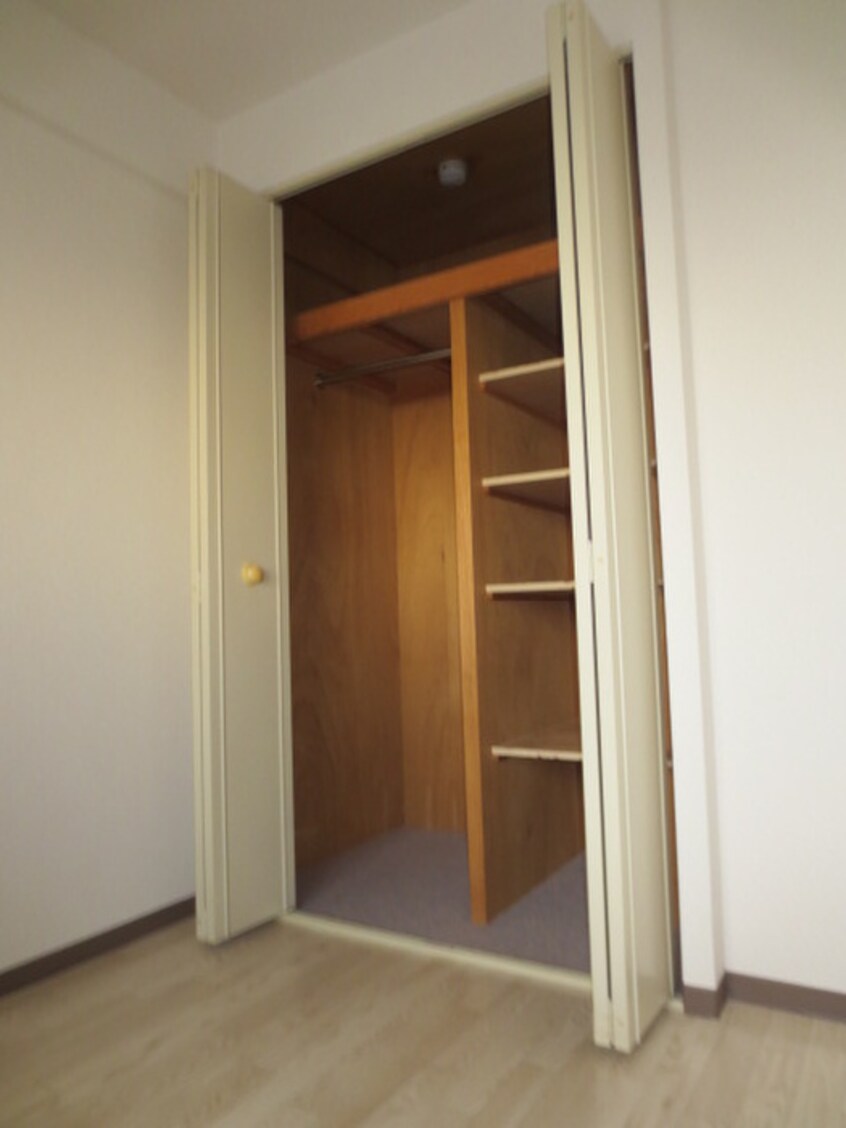 収納 友井グレイス