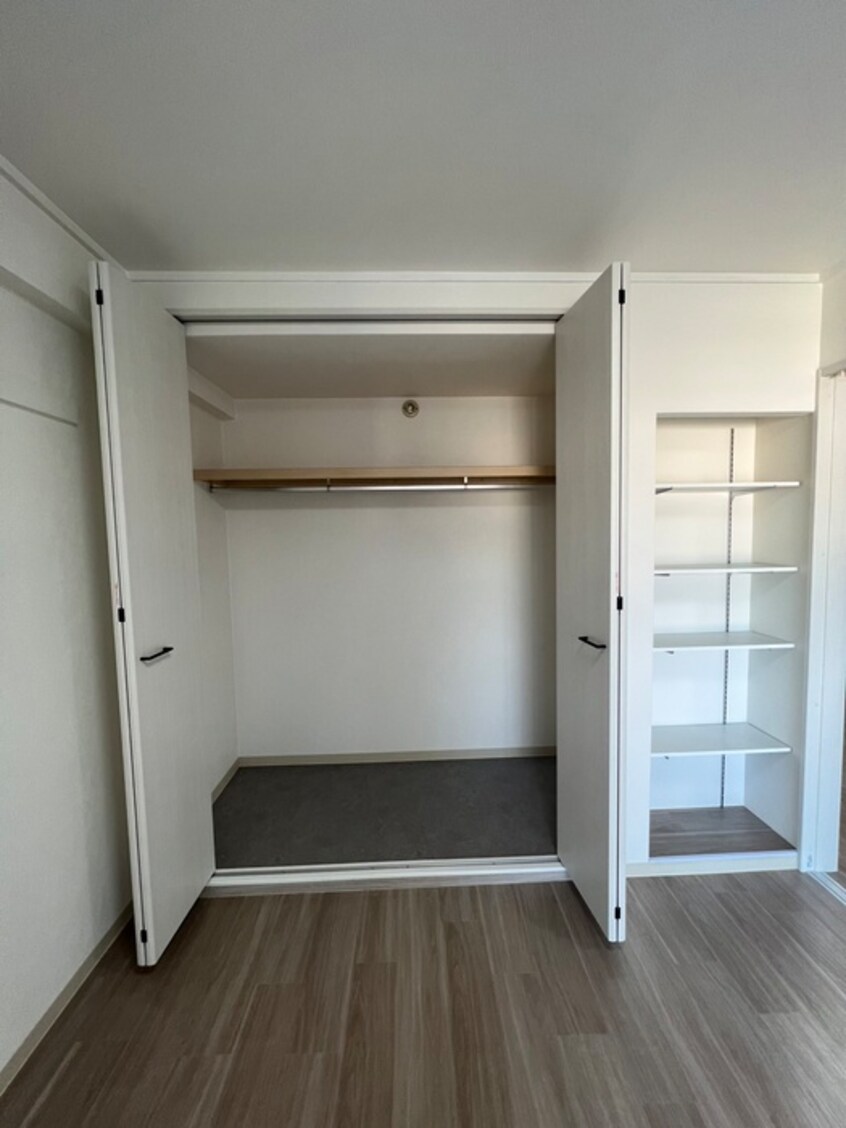 収納 友井グレイス