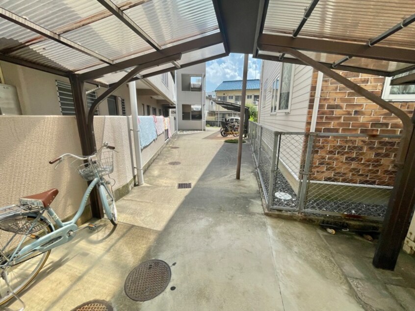 駐輪場 メゾン河忠