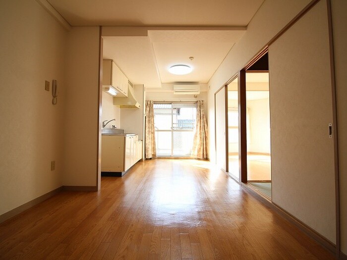 居室 メゾン河忠