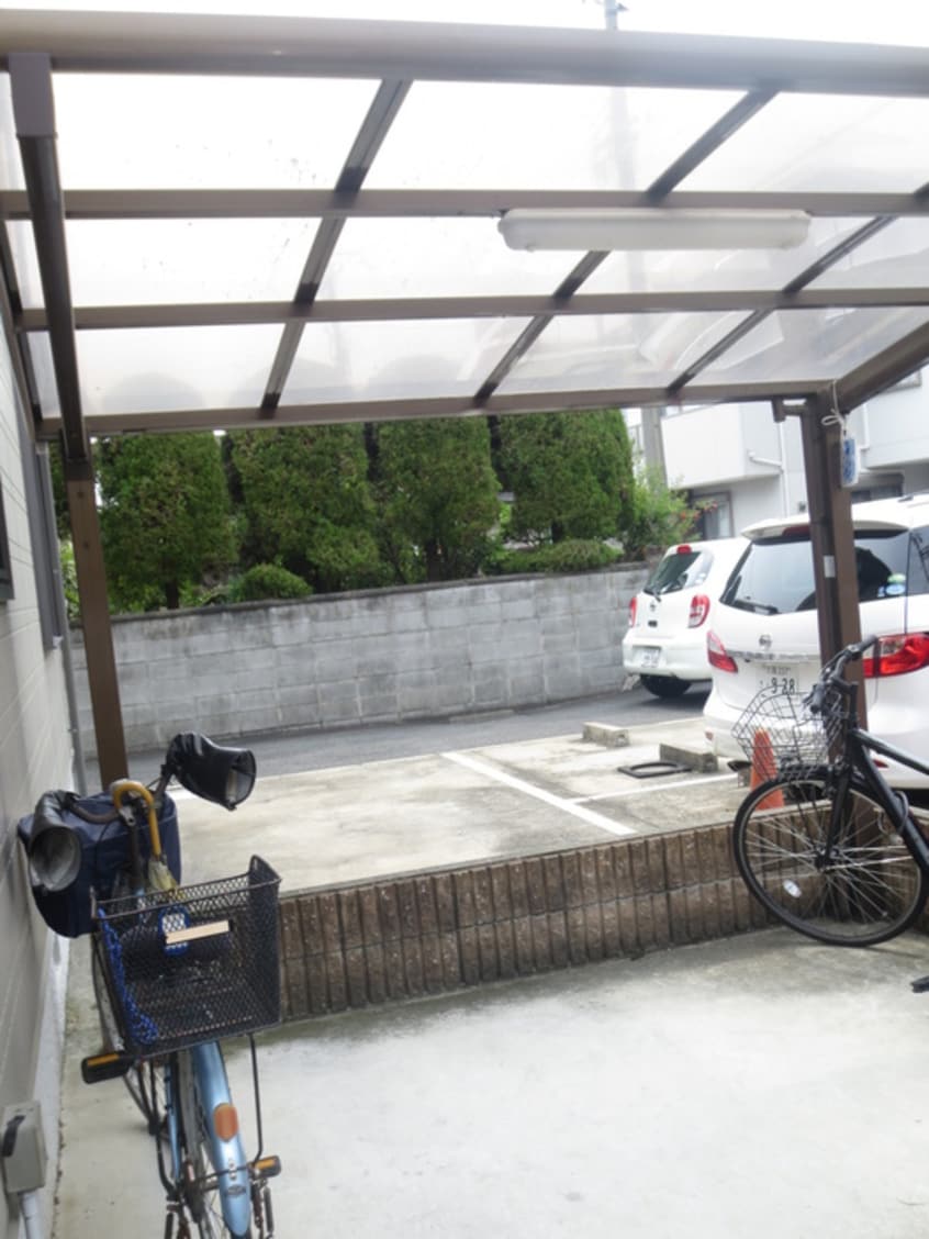 駐輪場 ファミネス横小路