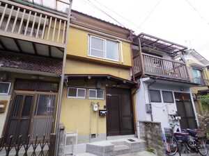 向島立河原町貸家