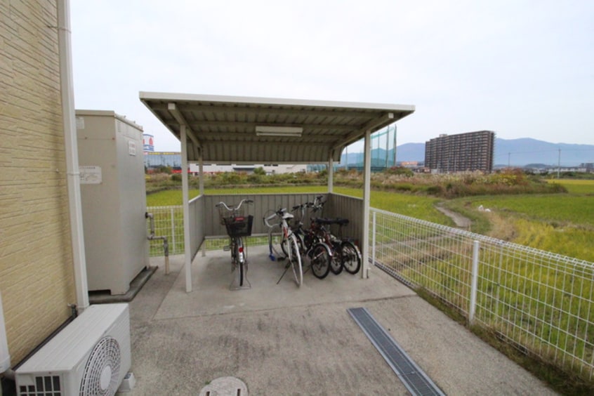 駐輪場 レイクアヴェニュー