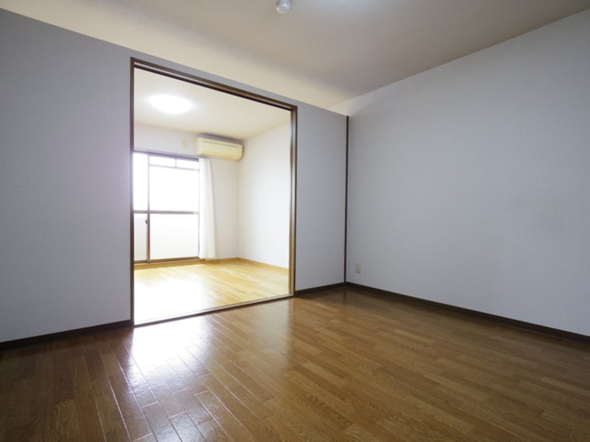 居室 ティファニ－ハイツ