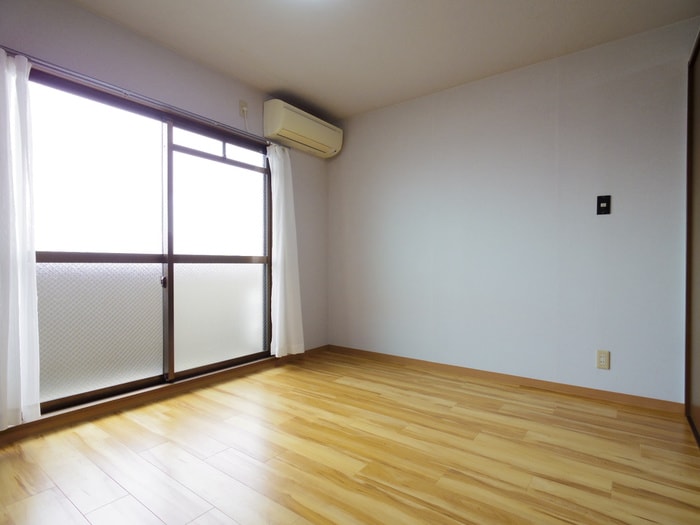 居室 ティファニ－ハイツ