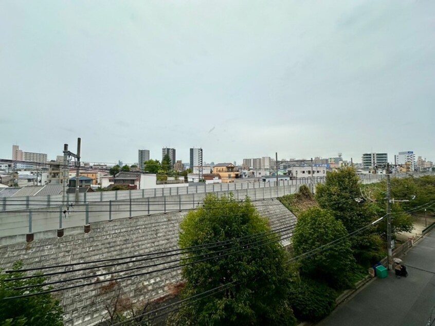 室内からの展望 ﾚｼﾞｭｰﾙｱｯｼｭ淡路駅前（312）