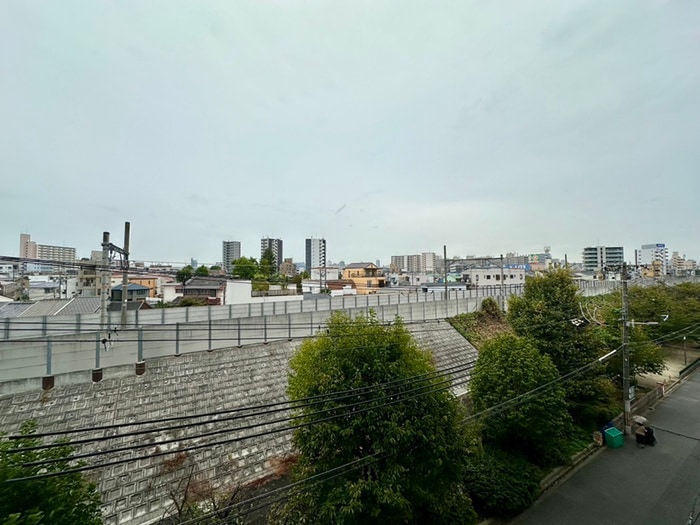 室内からの展望 ﾚｼﾞｭｰﾙｱｯｼｭ淡路駅前（312）