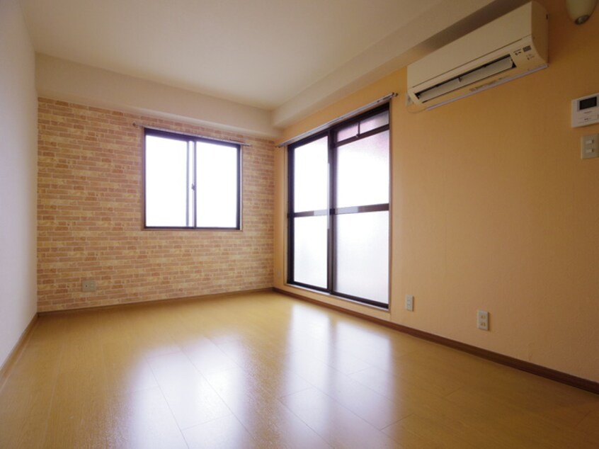 居室 ＰＩＮＥ　ＴＲＥＥ