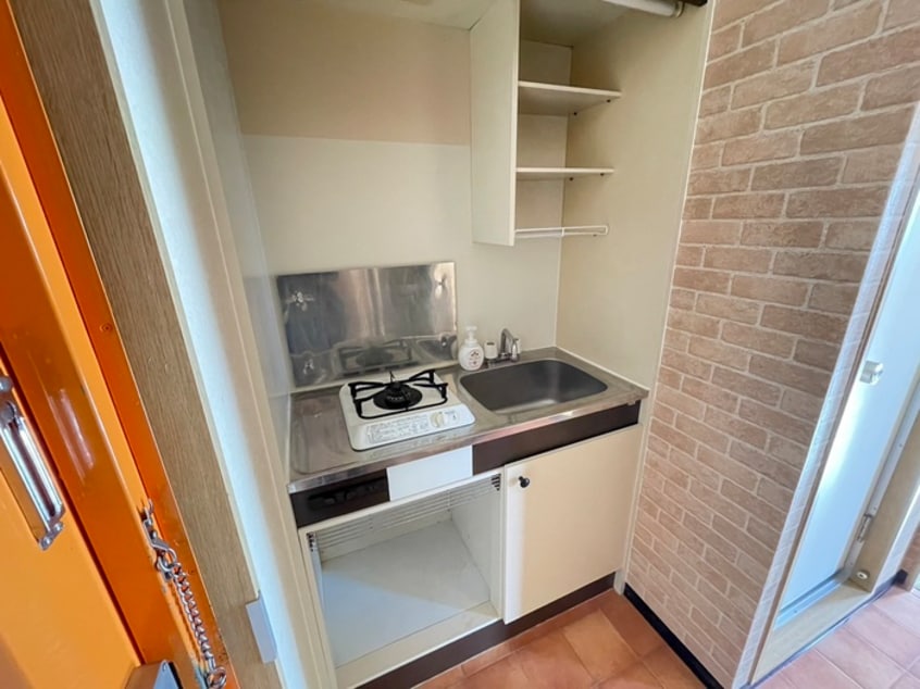 キッチン ＰＩＮＥ　ＴＲＥＥ