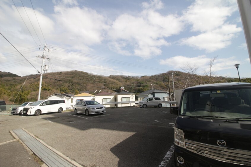 駐車場 塩屋住宅５号棟(104)