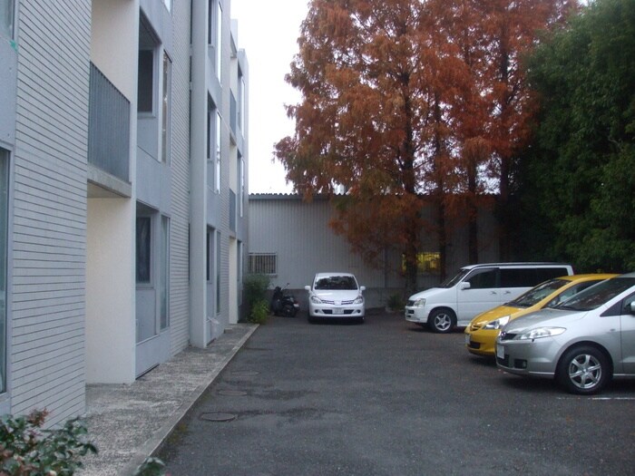 駐車場 ｺｰﾄﾌﾗｯﾂ茨木