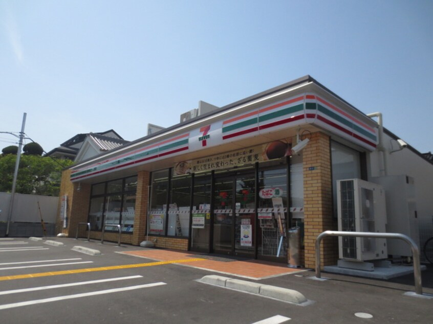 セブンイレブン(コンビニ)まで200m ｺｰﾄﾌﾗｯﾂ茨木