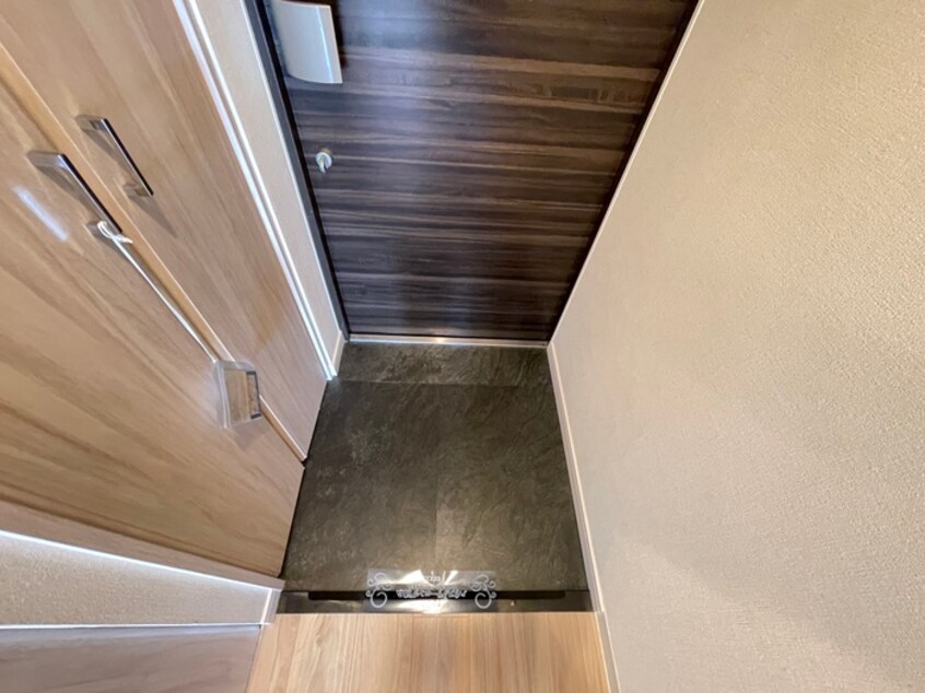 玄関 LEGESTA神戸ｶﾞｰﾃﾞﾝﾊﾟﾚｽ(803)