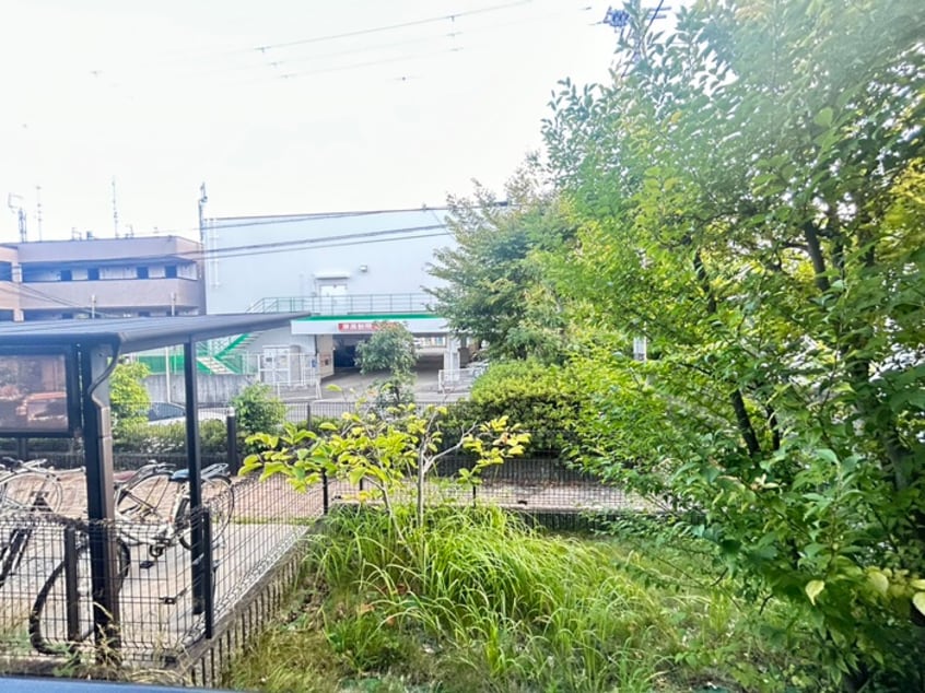 室内からの展望 プレミアメゾン東みのお