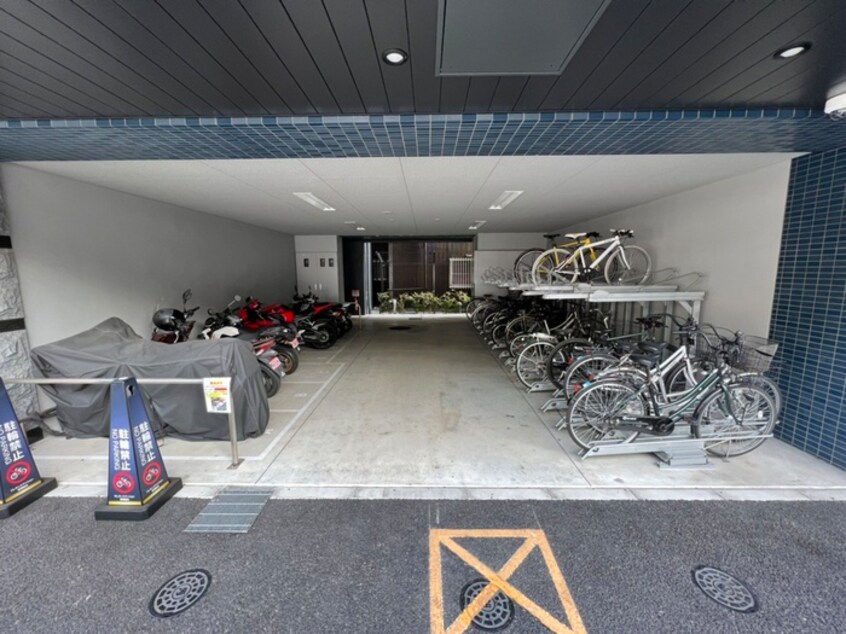 駐輪場 ﾌﾟﾚｻﾝｽOSAKADOMECITYｸﾛｽﾃｨ(204)