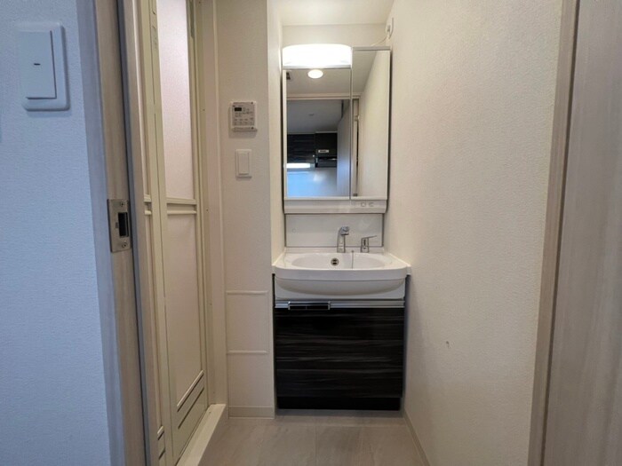 洗面 ﾌﾟﾚｻﾝｽOSAKADOMECITYｸﾛｽﾃｨ(204)
