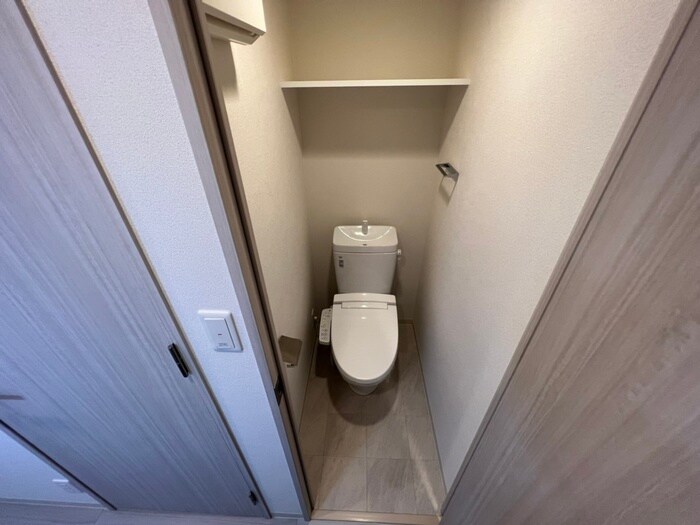 トイレ ﾌﾟﾚｻﾝｽOSAKADOMECITYｸﾛｽﾃｨ(204)