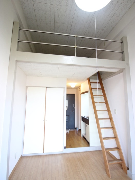 居室 ＲＡＪＡＨ　ＣＬＵＢ０２