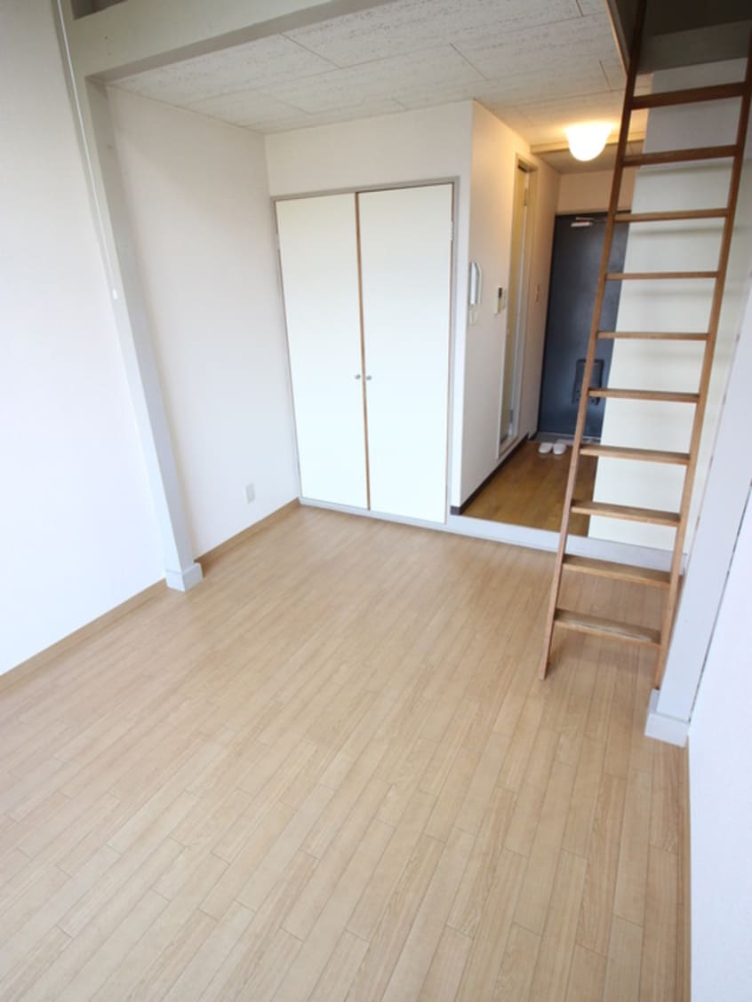 居室 ＲＡＪＡＨ　ＣＬＵＢ０２