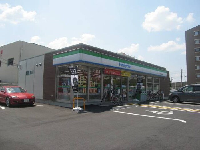ファミリーマート(コンビニ)まで550m 中田第５ハイツ
