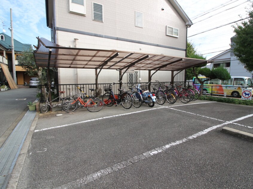 駐輪場 ブルックスコート菅原