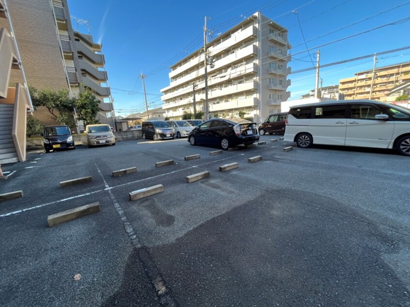 駐車場 若園１１番館