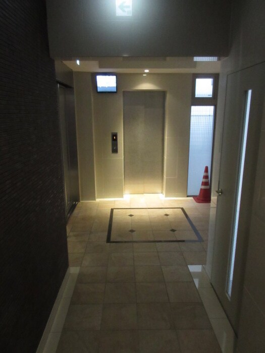 エントランス部分 アベニール鷺洲