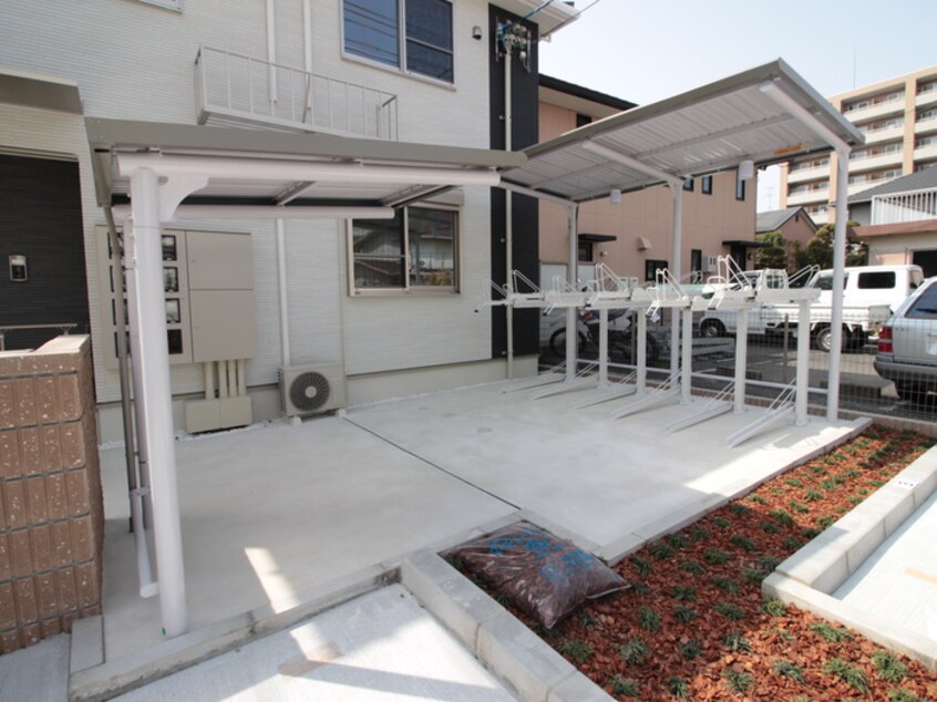 駐輪場 シェーネ