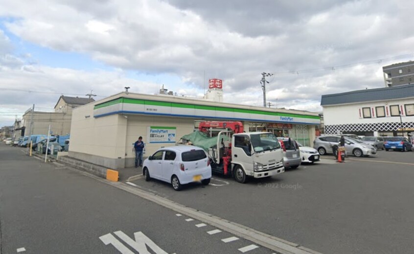 ファミリーマート 東大阪川俣店(コンビニ)まで340m S-RESIDENCE高井田Central