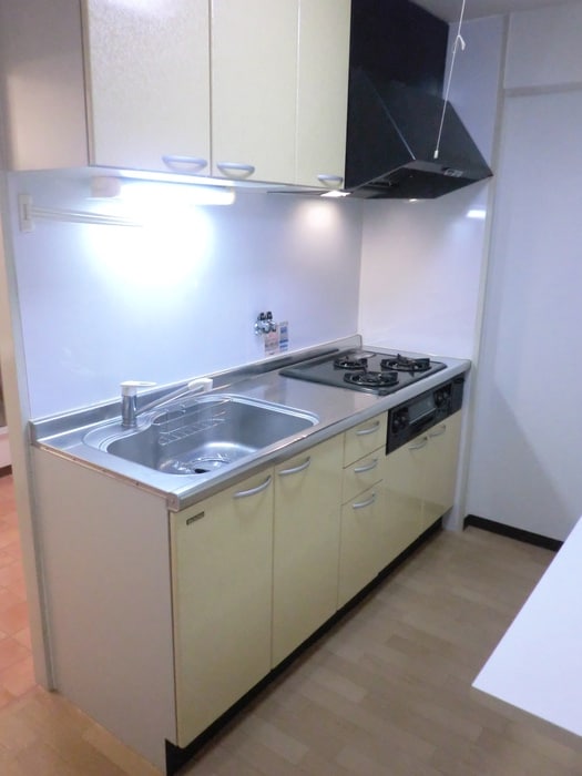 キッチン 朝日ﾌﾟﾗｻﾞ生駒西二番館C棟(202)