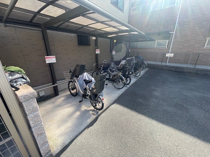 駐輪場 セジュールリズ