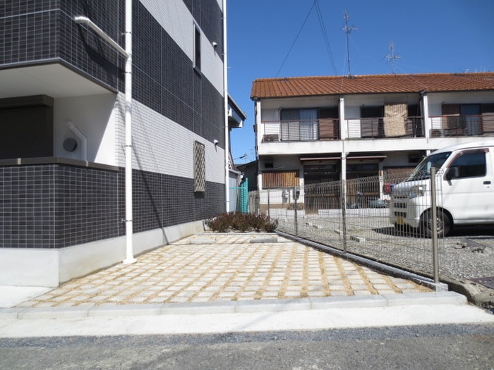 駐車場 ラルーチェ千里丘