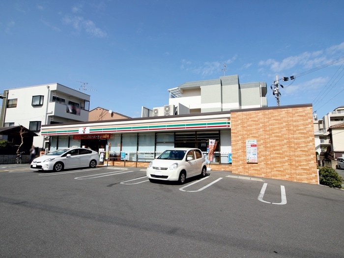 セブンイレブン豊中中桜塚５丁目店(コンビニ)まで551m サンハイツ中桜塚
