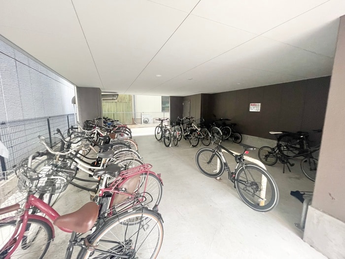 駐輪場 SOFIA WEST