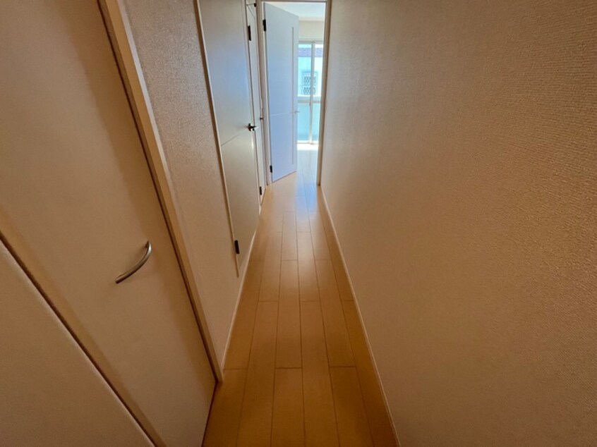 廊下 サンフレ－ル水尾