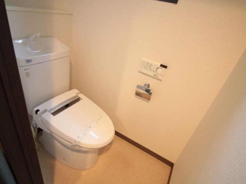 トイレ ベラジオ富小路(404)