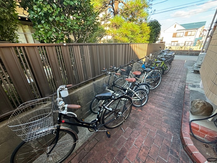 駐輪場 シャンブルド甲東園