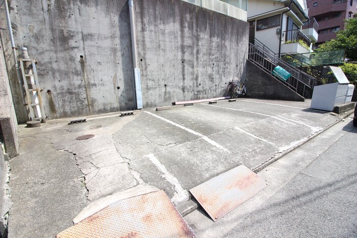 駐車場 高台ハイツ