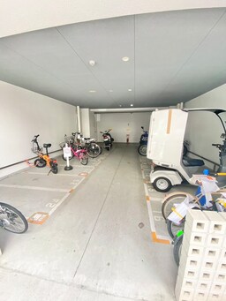 バイク置き場