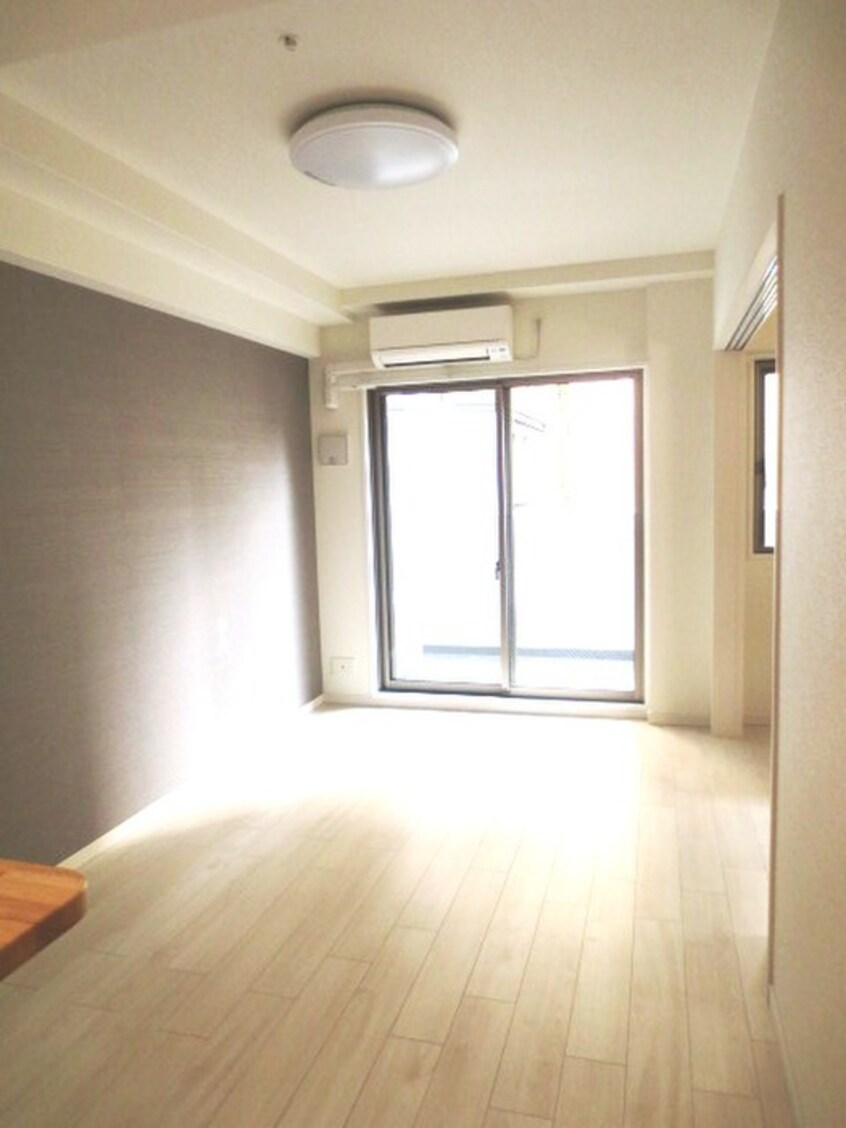 居室 スプランディッド難波