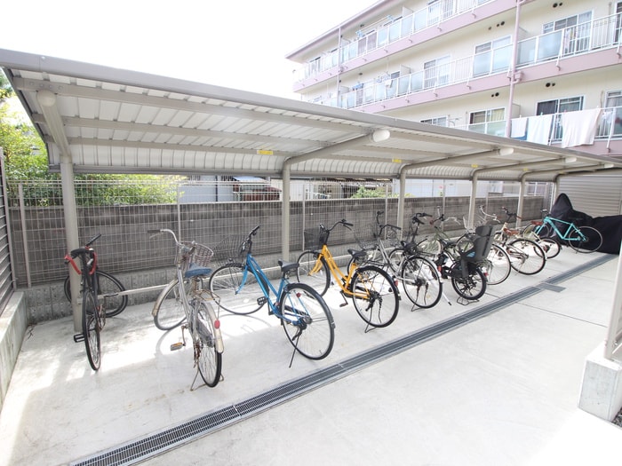 駐輪場 セラヴィ