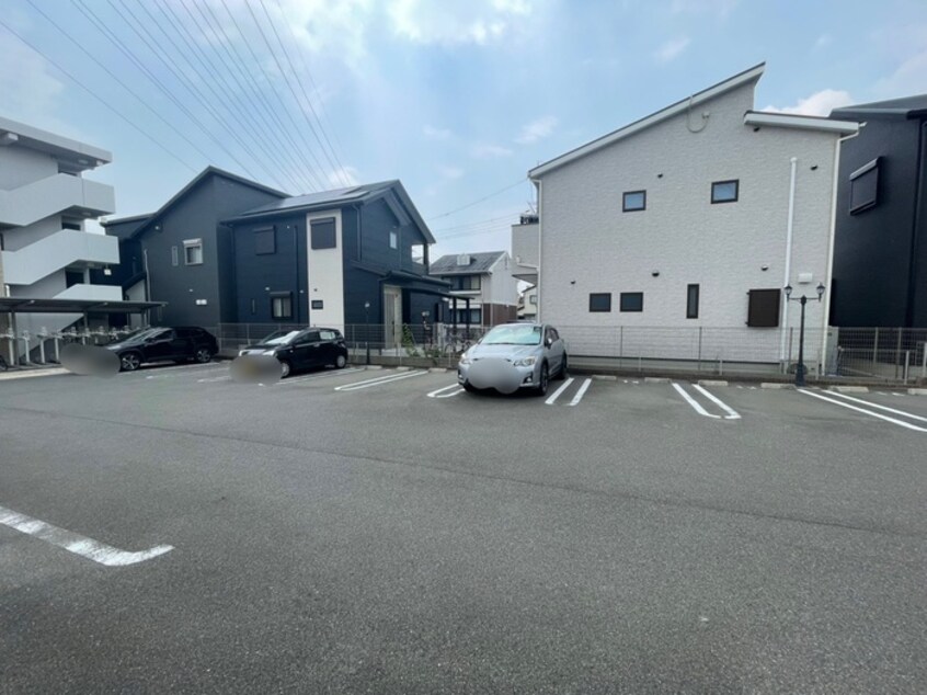 駐車場 アルヴィータ