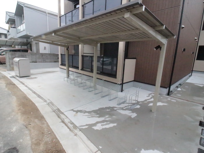 駐輪場 Mark Villa 水走