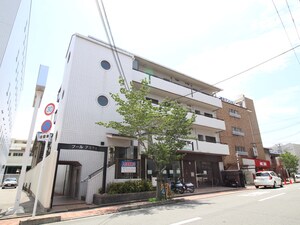 プールアミテェ