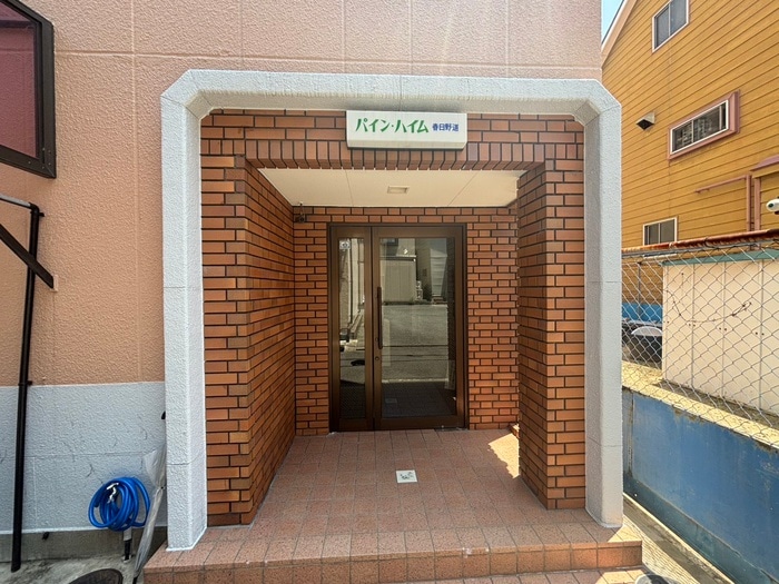 エントランス部分 パインハイム春日野道