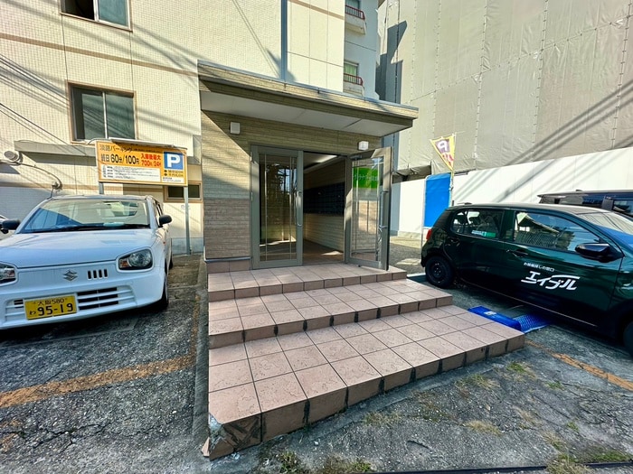 エントランス部分 ヴィラナリ－淡路