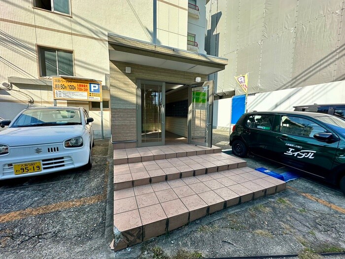 エントランス部分 ヴィラナリ－淡路