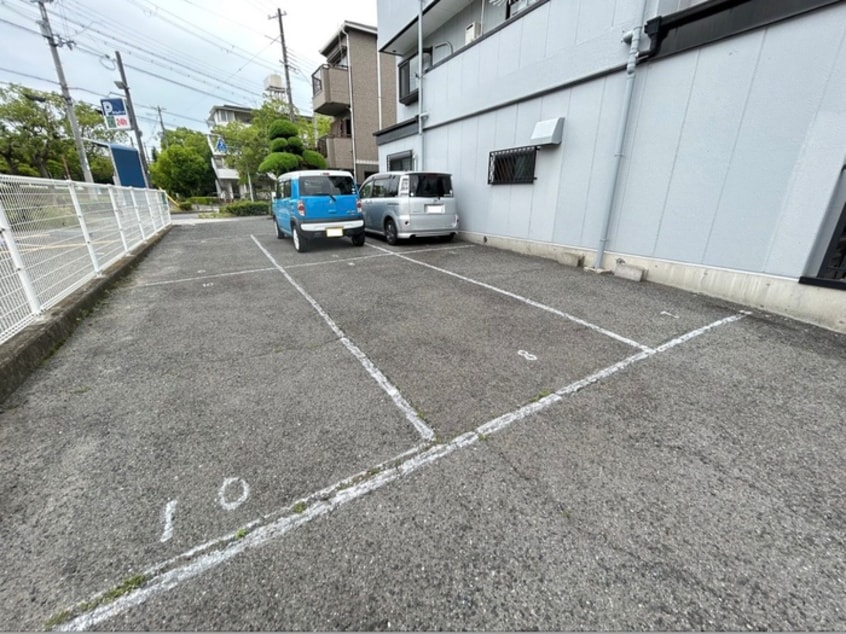 駐車場 プリンスビラモモ