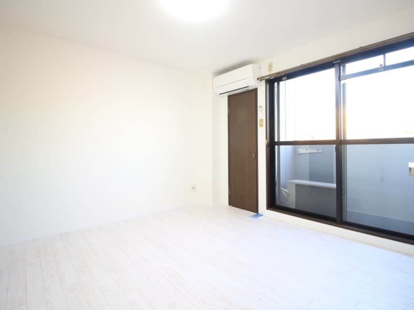 居室 プリンスビラモモ