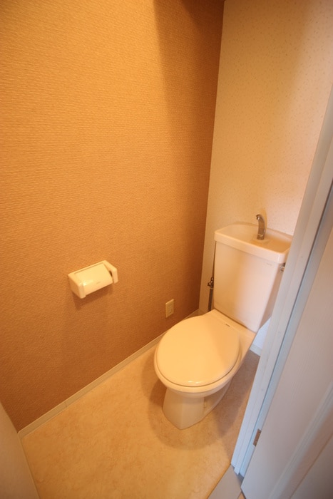 トイレ シティライフ服部